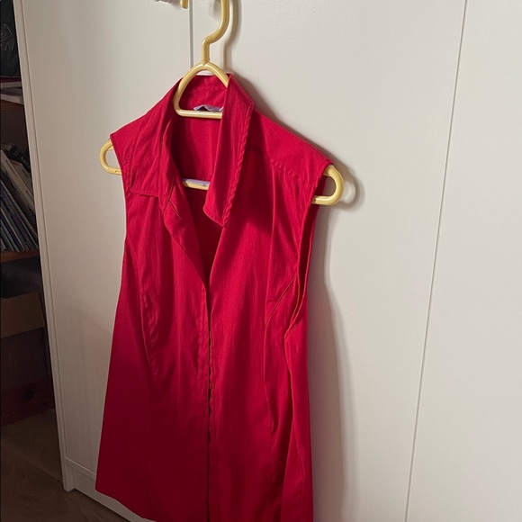 Denver Hayes Red Sleeveless Button Down Shirt - Picture 4 of 5